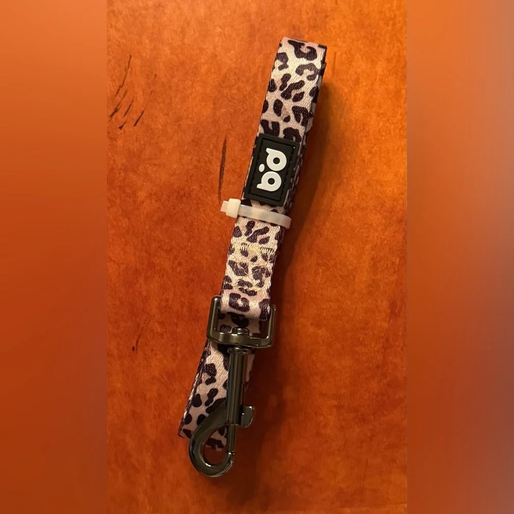 NWT Stylish Khaki & Black Leopard Print Dog Leash